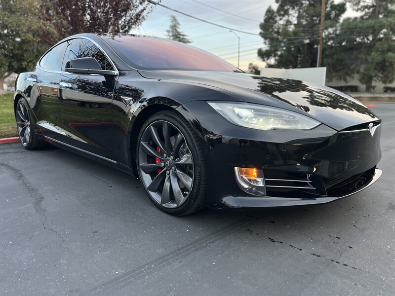 2016-Tesla-Model S-5YJSA1E42GF174557