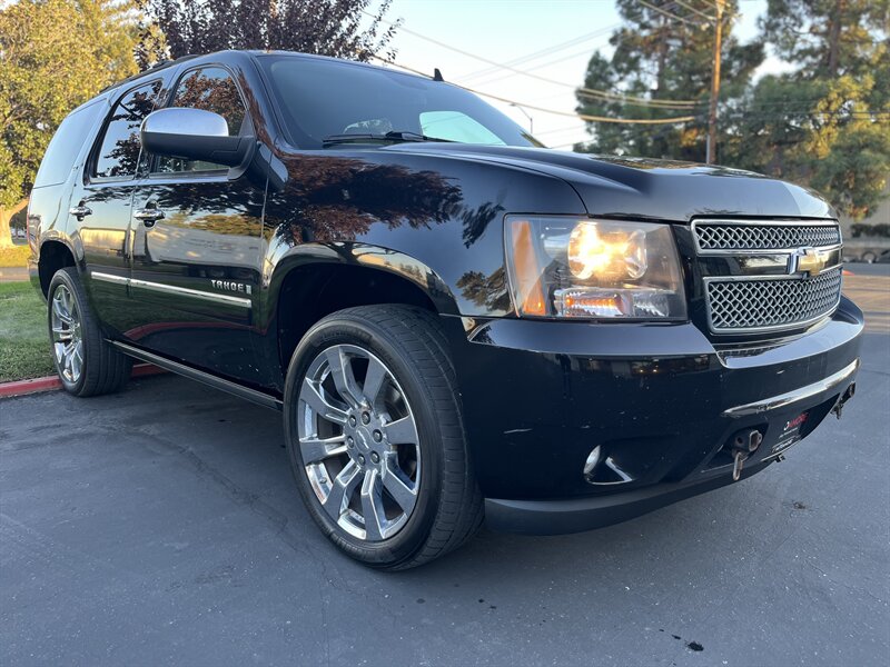 2009-Chevrolet-Tahoe-1GNFK33009R290905