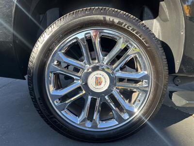 2013 Cadillac Escalade ESV Platinum Edition - Photo 17 - Sacramento, CA 95826