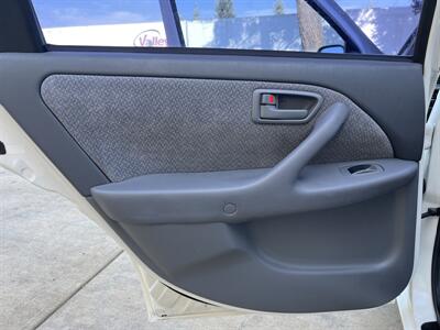 2000 Toyota Camry LE   - Photo 28 - Sacramento, CA 95826
