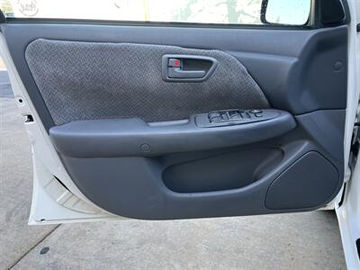 2000 Toyota Camry LE   - Photo 24 - Sacramento, CA 95826