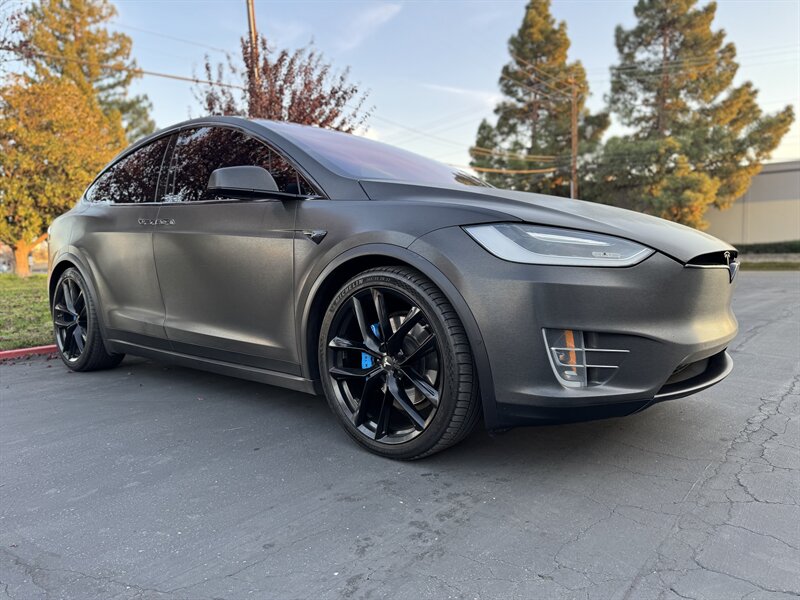 2017-Tesla-Model X-5YJXCDE24HF064692