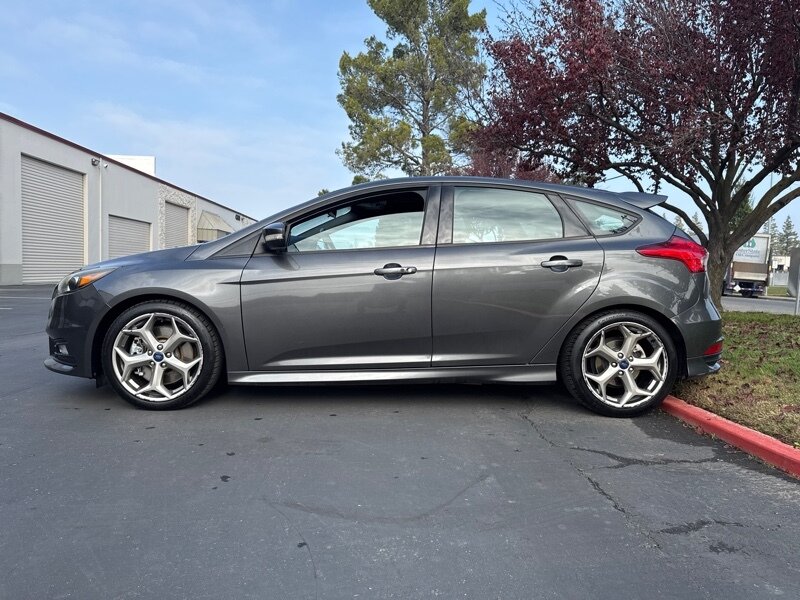 2016 Ford Focus ST photo 7