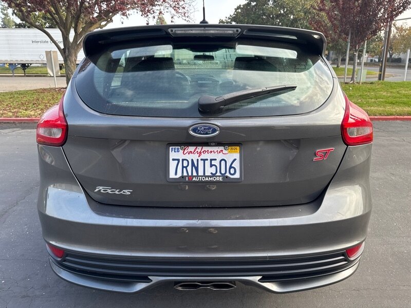 2016 Ford Focus ST photo 10