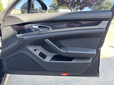 2014 Porsche Panamera 4   - Photo 38 - Sacramento, CA 95826