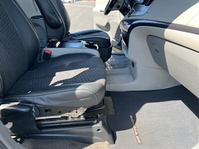 2011 Toyota Sienna SE 8-Passenger   - Photo 35 - Sacramento, CA 95826