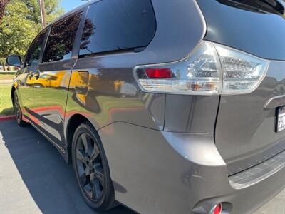2011 Toyota Sienna SE 8-Passenger   - Photo 10 - Sacramento, CA 95826