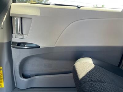 2011 Toyota Sienna SE 8-Passenger   - Photo 29 - Sacramento, CA 95826