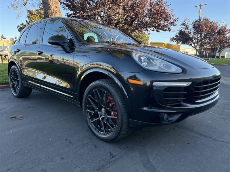 2017 Porsche Cayenne Platinum Edition