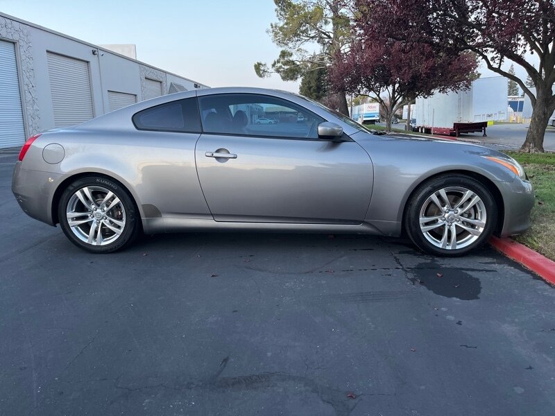 2009 INFINITI G Coupe 37 Journey photo 14