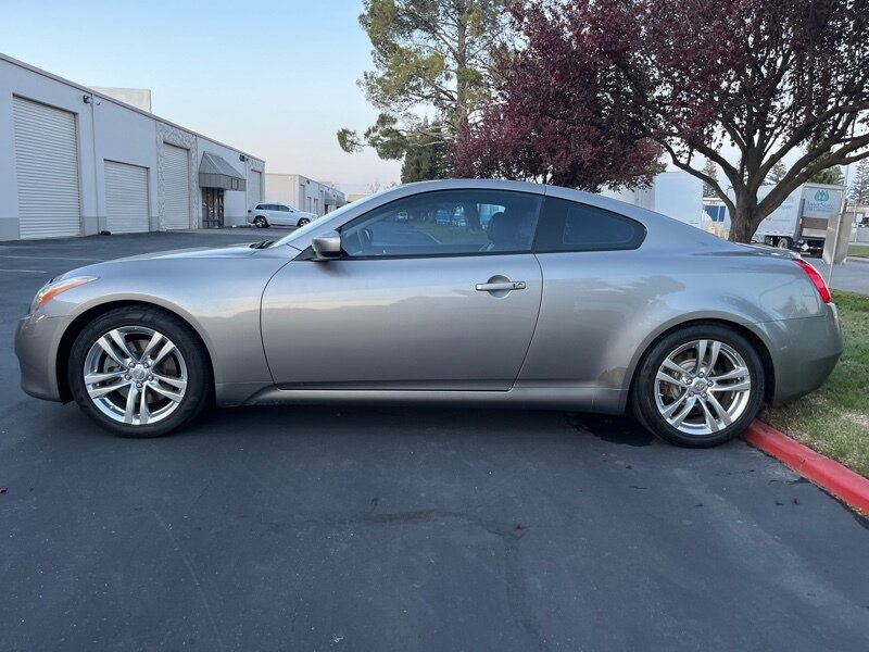 2009 INFINITI G Coupe 37 Journey photo 8