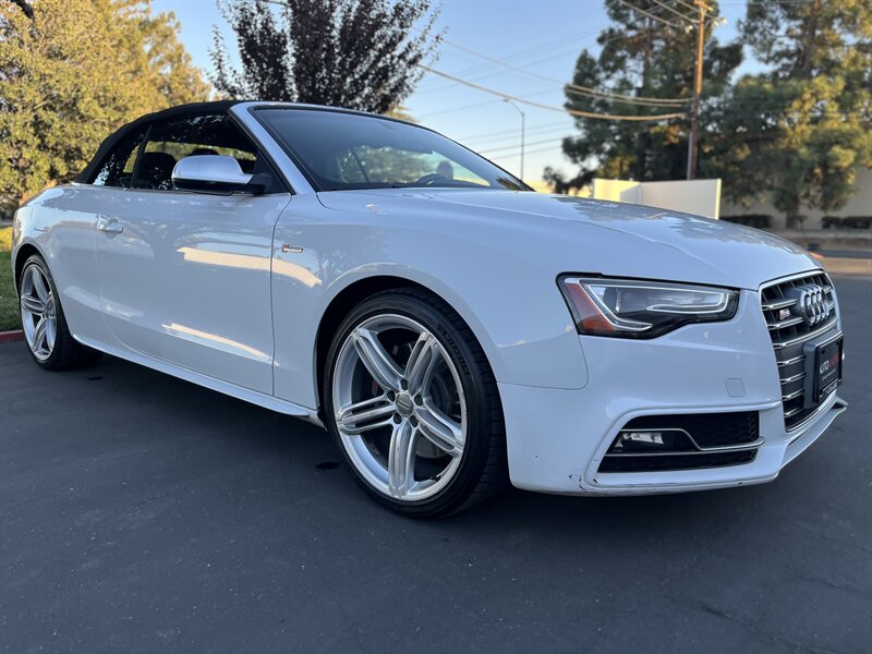 2014-Audi-S5-WAUCGAFH9EN007239