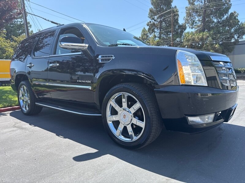 2014-Cadillac-Escalade-1GYS4BEF1ER125835
