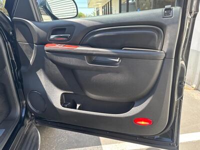 2014 Cadillac Escalade Luxury   - Photo 31 - Sacramento, CA 95826