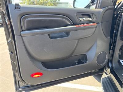 2014 Cadillac Escalade Luxury   - Photo 15 - Sacramento, CA 95826
