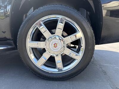 2014 Cadillac Escalade Luxury   - Photo 41 - Sacramento, CA 95826