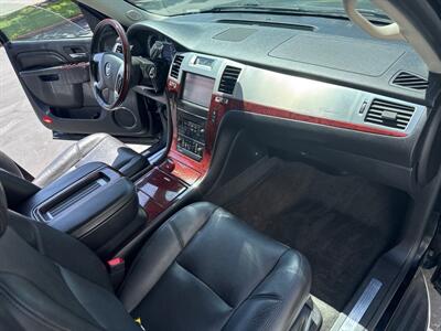 2014 Cadillac Escalade Luxury   - Photo 30 - Sacramento, CA 95826
