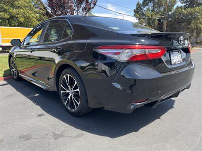 2018 Toyota Camry SE   - Photo 9 - Sacramento, CA 95826