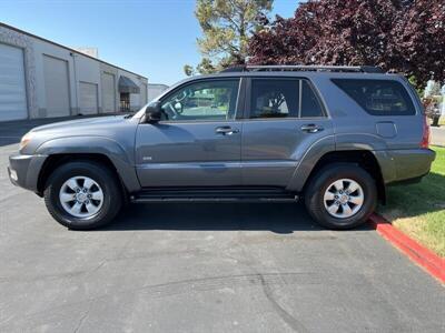 2004 Toyota 4Runner SR5   - Photo 8 - Sacramento, CA 95826