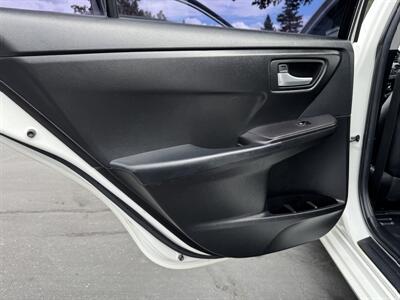 2016 Toyota Camry SE   - Photo 28 - Sacramento, CA 95826