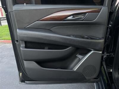 2020 Cadillac Escalade ESV Luxury   - Photo 33 - Sacramento, CA 95826