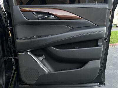 2020 Cadillac Escalade ESV Luxury   - Photo 38 - Sacramento, CA 95826