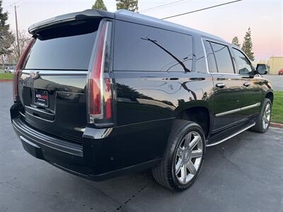 2020 Cadillac Escalade ESV Luxury   - Photo 12 - Sacramento, CA 95826