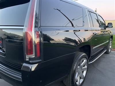 2020 Cadillac Escalade ESV Luxury   - Photo 13 - Sacramento, CA 95826