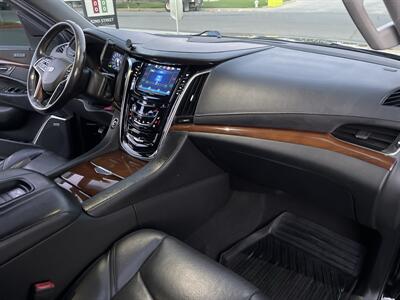 2020 Cadillac Escalade ESV Luxury   - Photo 39 - Sacramento, CA 95826