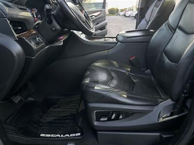 2020 Cadillac Escalade ESV Luxury   - Photo 24 - Sacramento, CA 95826