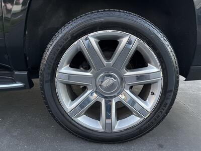 2020 Cadillac Escalade ESV Luxury   - Photo 19 - Sacramento, CA 95826