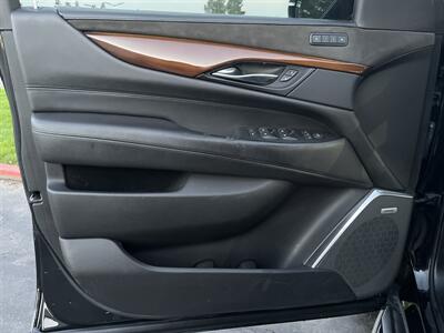 2020 Cadillac Escalade ESV Luxury   - Photo 28 - Sacramento, CA 95826
