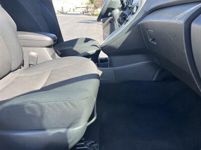 2009 Pontiac Vibe 2.4L   - Photo 36 - Sacramento, CA 95826