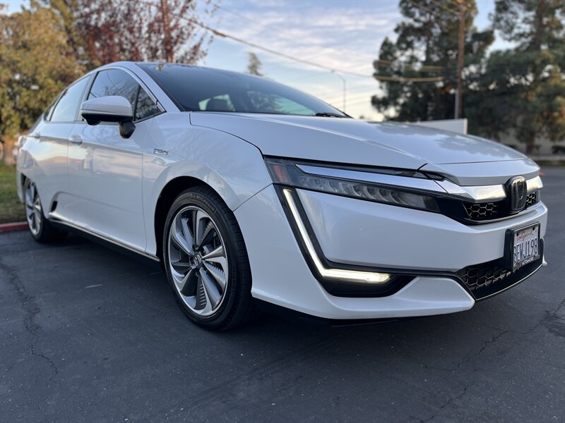 Honda Clarity's photo