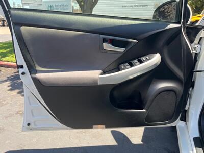 2013 Toyota Prius   - Photo 27 - Sacramento, CA 95826