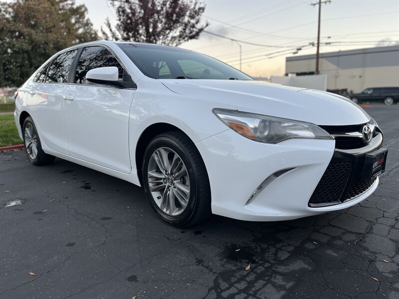 2017 Toyota Camry SE