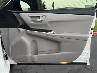 2017 Toyota Camry SE   - Photo 37 - Sacramento, CA 95826