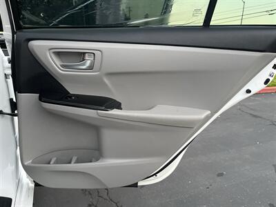 2017 Toyota Camry SE   - Photo 33 - Sacramento, CA 95826