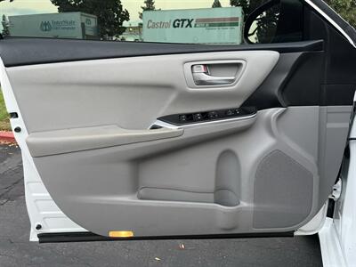 2017 Toyota Camry SE   - Photo 27 - Sacramento, CA 95826