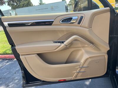 2013 Porsche Cayenne S   - Photo 38 - Sacramento, CA 95826