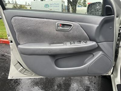 2000 Toyota Camry LE   - Photo 25 - Sacramento, CA 95826
