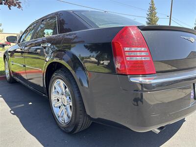2006 Chrysler 300C   - Photo 10 - Sacramento, CA 95826