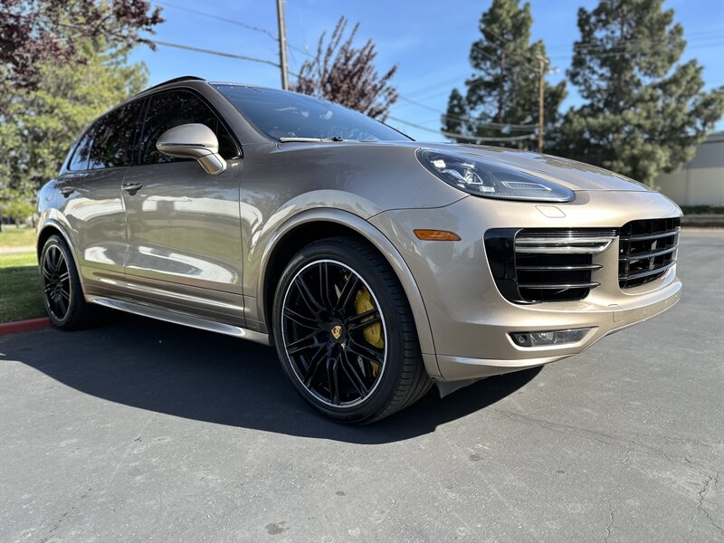 2016-Porsche-Cayenne-WP1AC2A29GLA86634