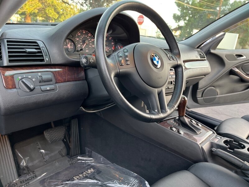 2006 BMW 3 Series 325i photo 28