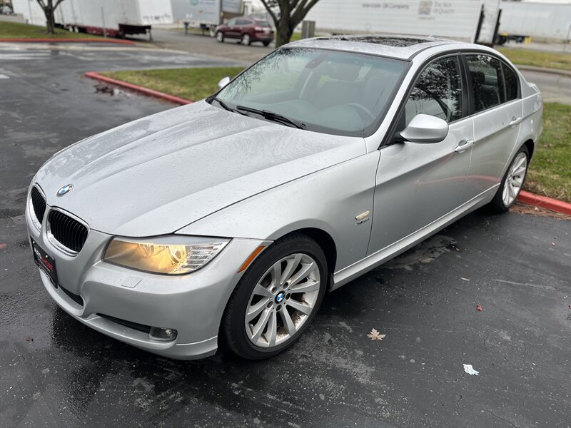 2011 BMW 3 Series 328i photo 6