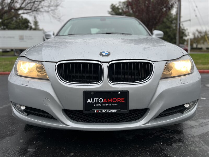 2011 BMW 3 Series 328i photo 5