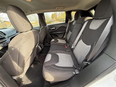 2017 Jeep Cherokee Sport - Photo 11 - Salem, OR 97317