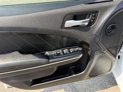 2015 Dodge Charger SXT   - Photo 11 - Salem, OR 97317