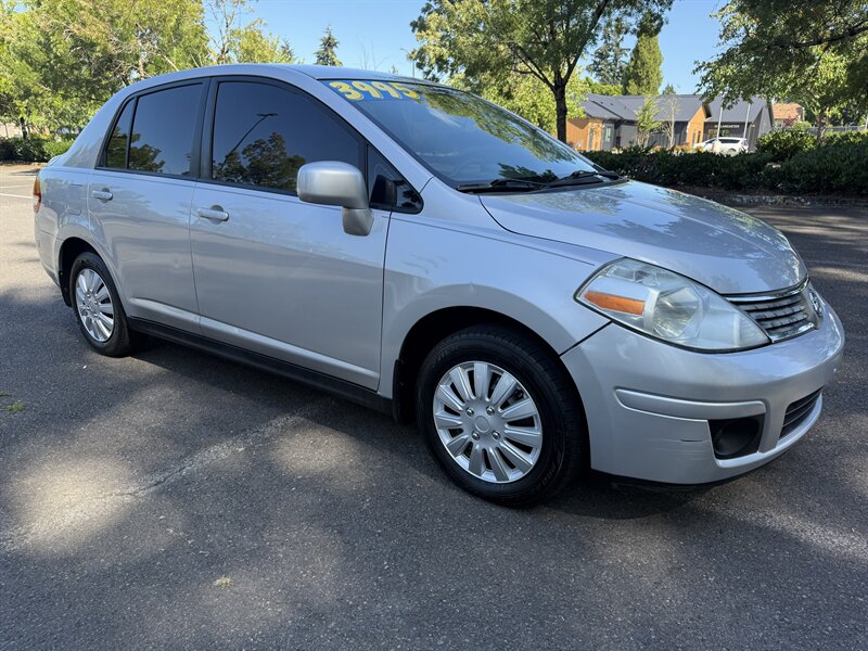 2009 Nissan Versa 1.8 S  