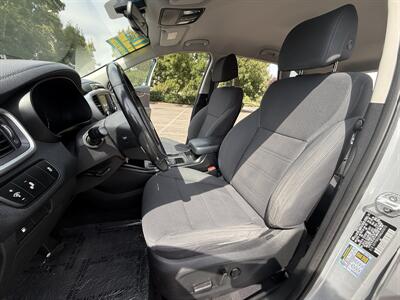 2017 Kia Sorento LX V6   - Photo 9 - Salem, OR 97317